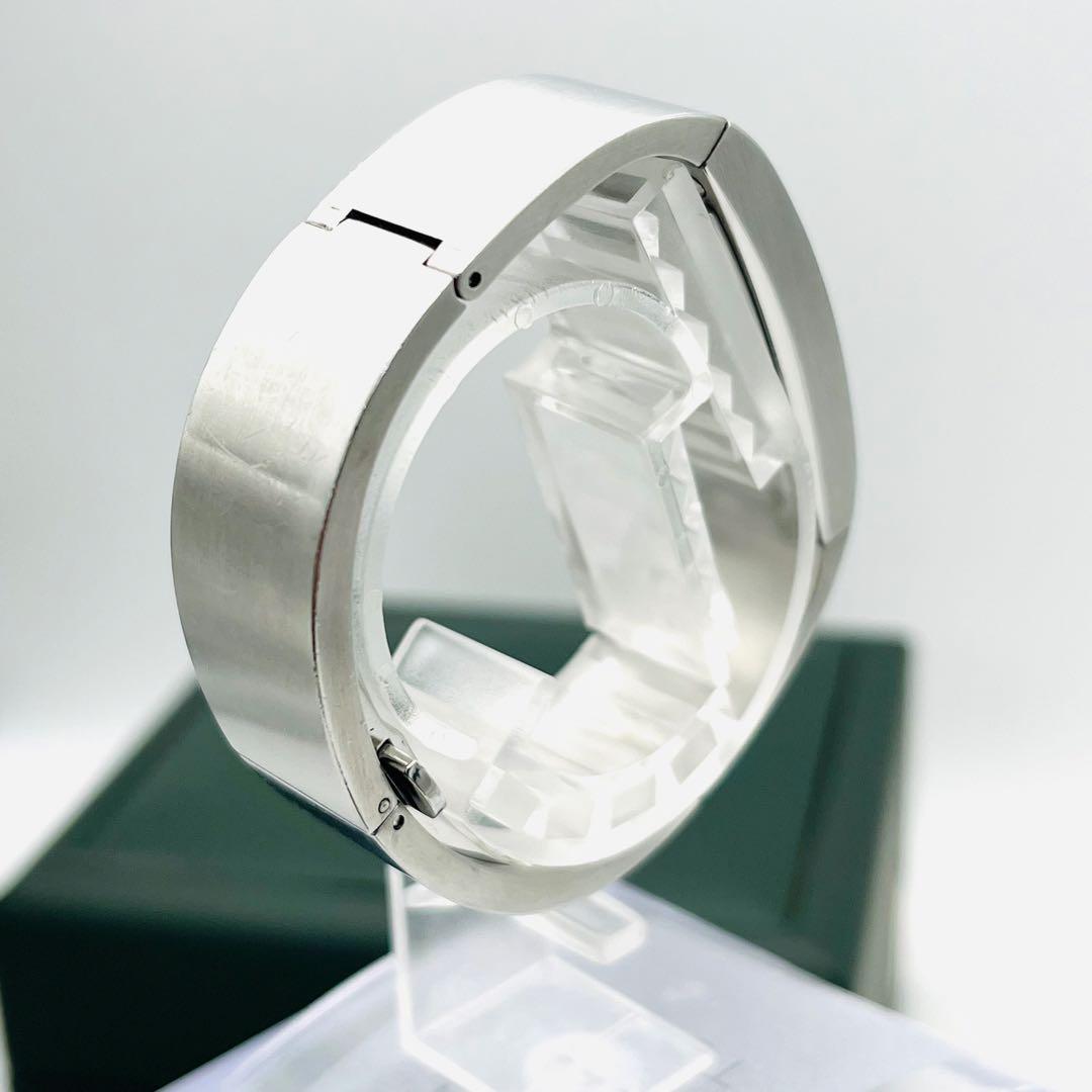 【美品/箱付/取説】GUCCI 2400S シルバーバングル　文字盤シルバー