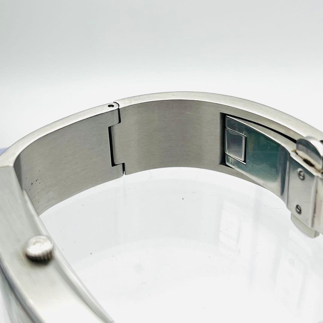 【美品/箱付/取説】GUCCI 2400S シルバーバングル　文字盤シルバー