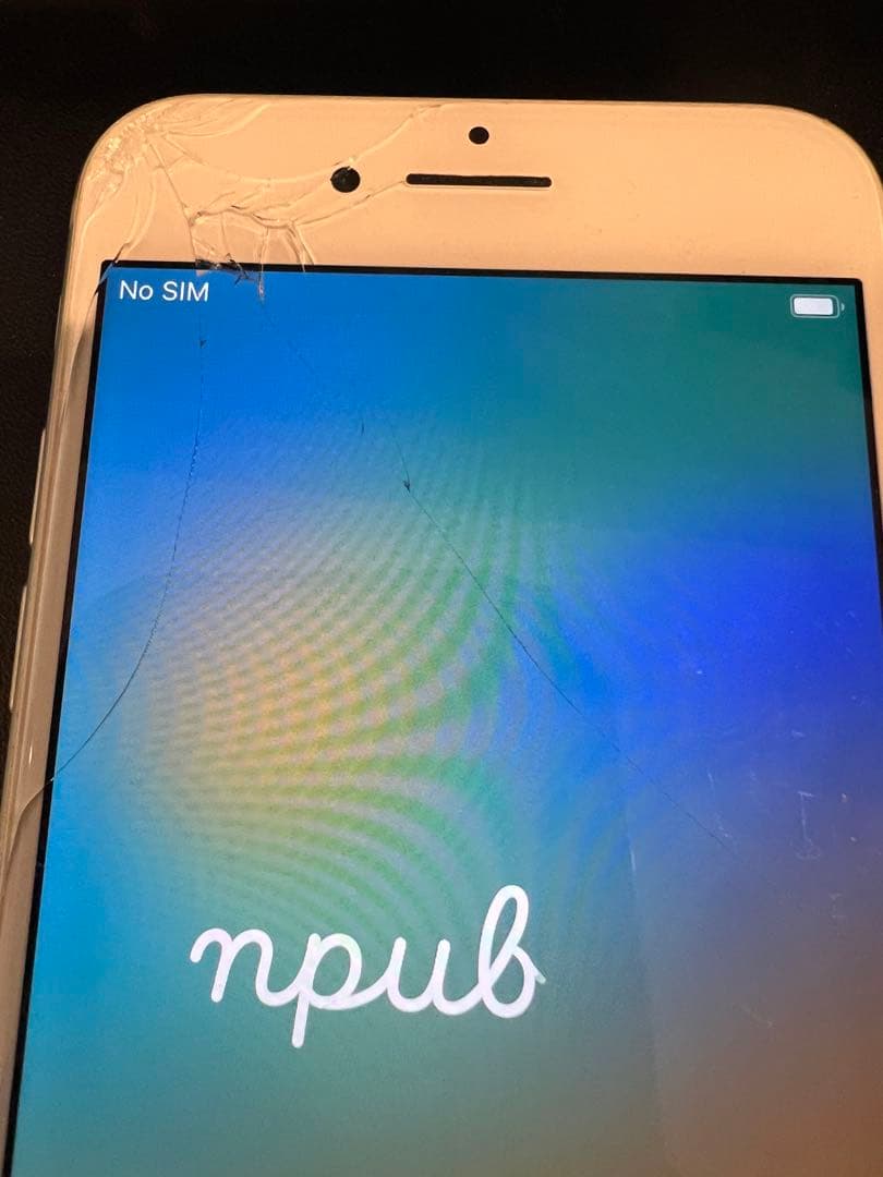 Apple iPhone 8 本体 シルバー