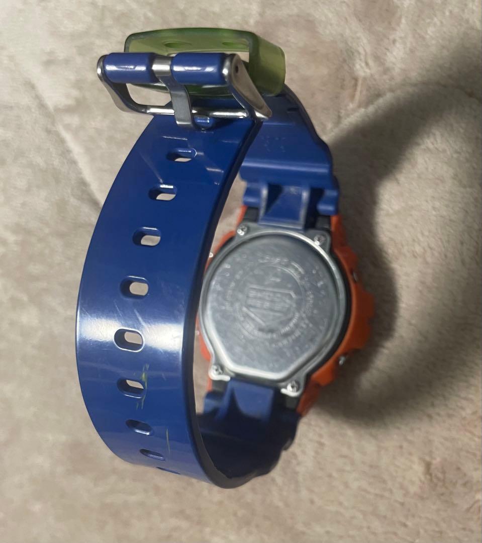 CASIO G-SHOCK デジタル腕時計（オレンジ×ブルー）