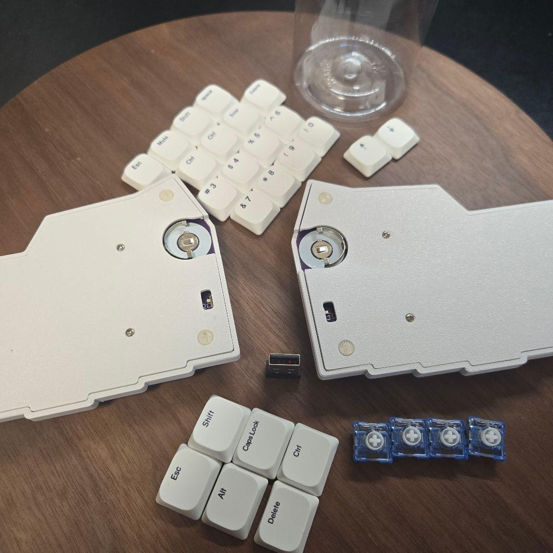 左右分割キーボードワイヤレス 静音 ホットスワップ対応 corne v4.1