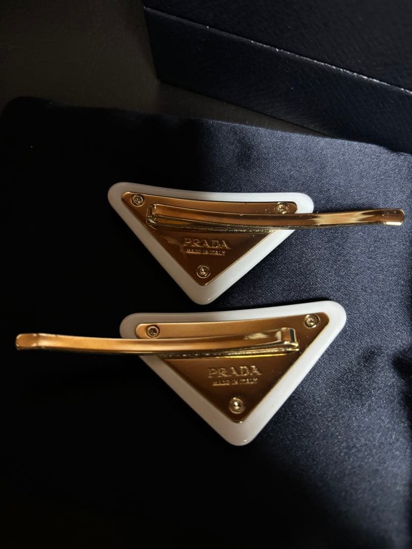 PRADA 花柄 ヘアピンセット保存ケース付き