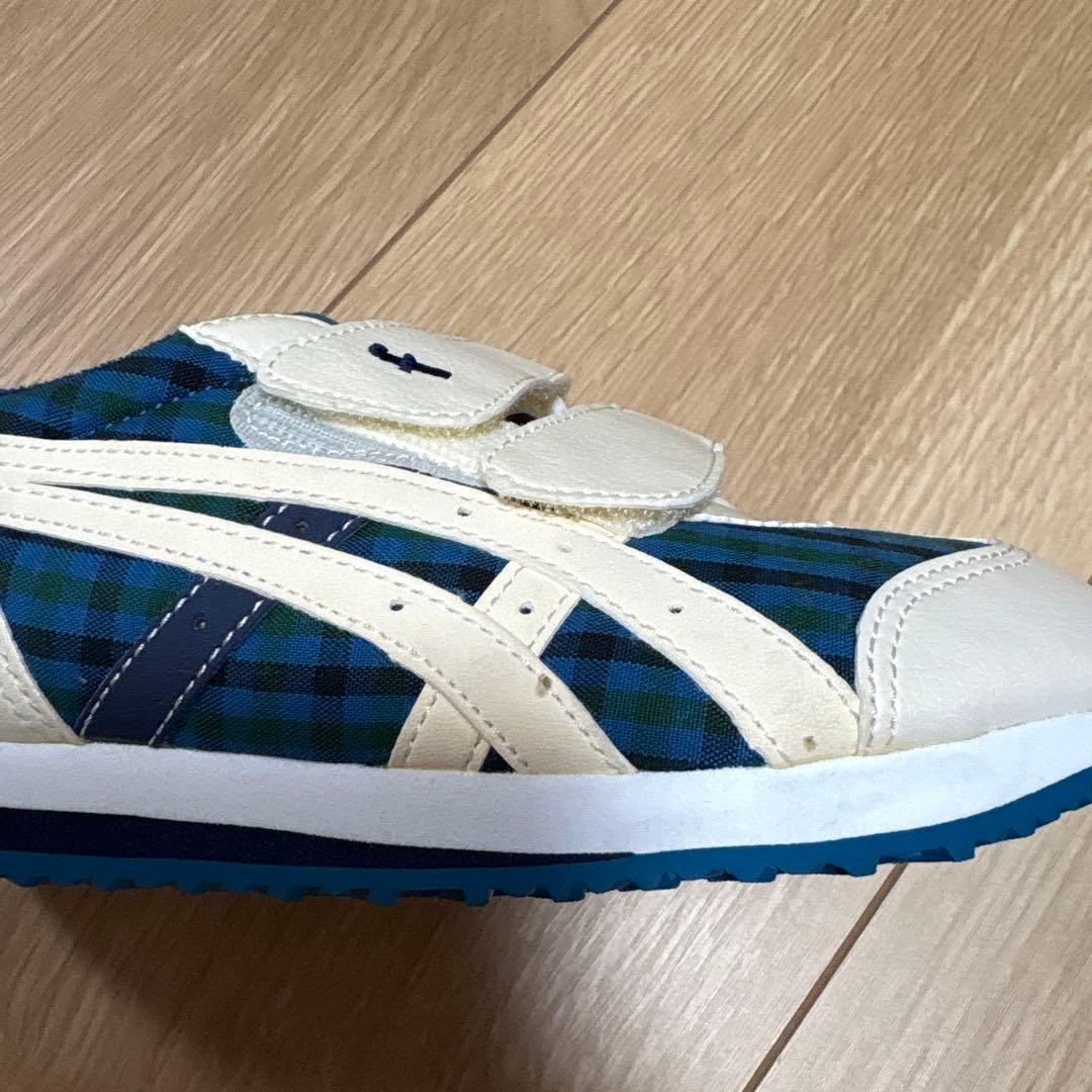 未使用近い　ファミリア　スニーカー　19cm