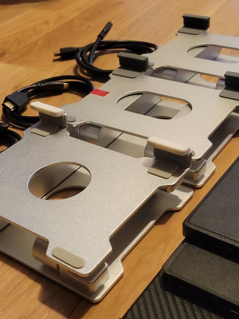 ARZOPA 15.6インチ モバイルディスプレ 3台 + アルミスタンド 付き