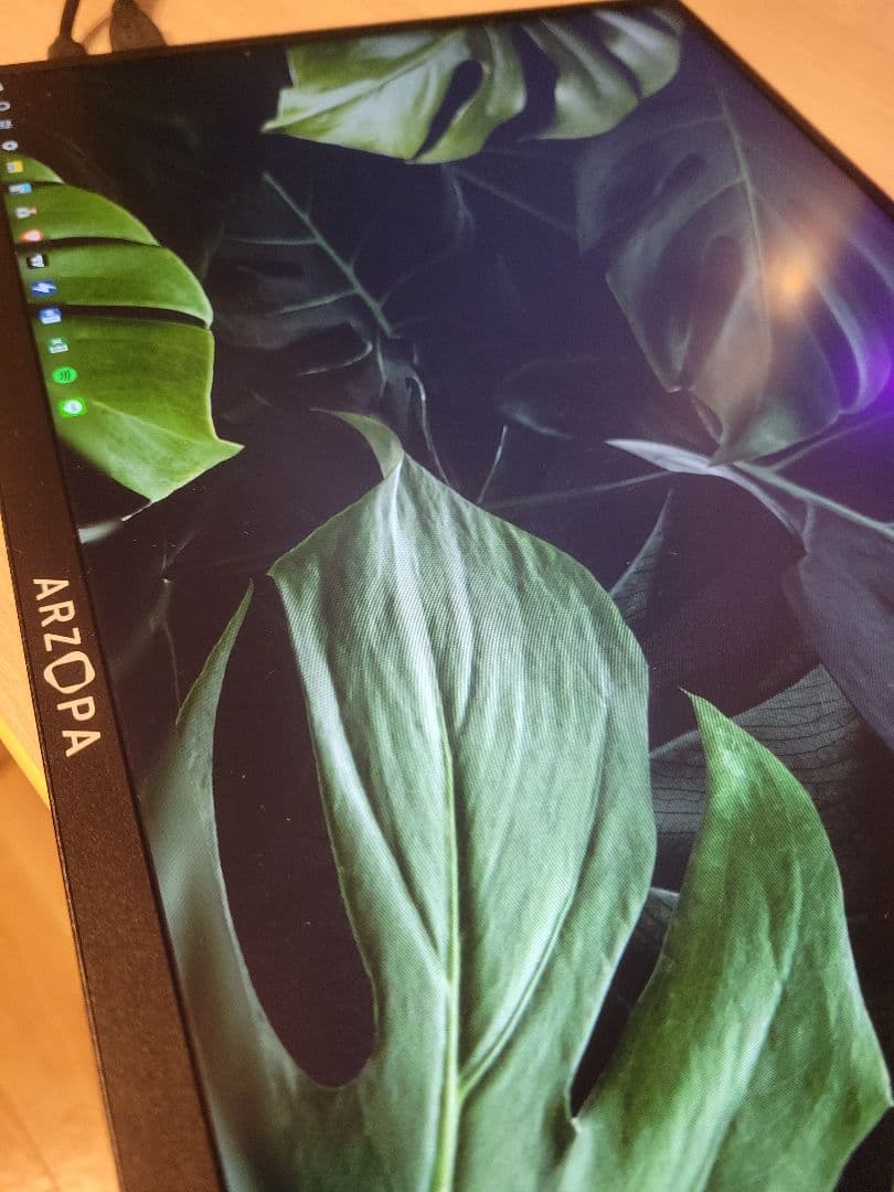 ARZOPA 15.6インチ モバイルディスプレ 3台 + アルミスタンド 付き