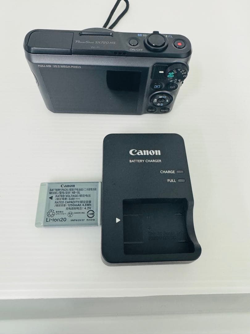 【極美品】 キヤノン Canon Powershot SX720 HS コンデジ