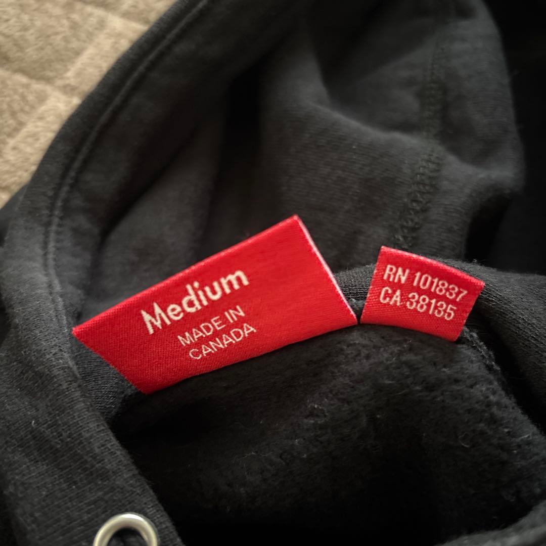 supreme hoodie kawsコラボ　パーカー