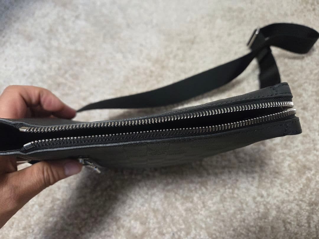 ルイヴィトンメッセンジャーバック