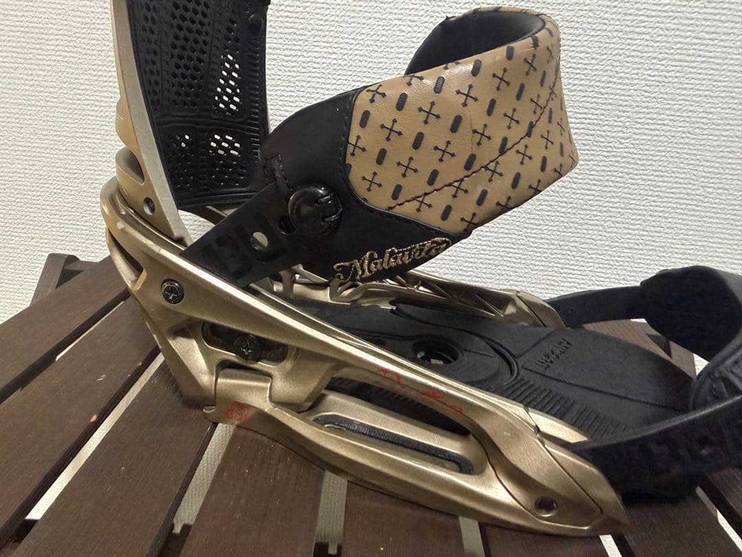 BURTON MALAVITA EST Ｓサイズ　ビス付