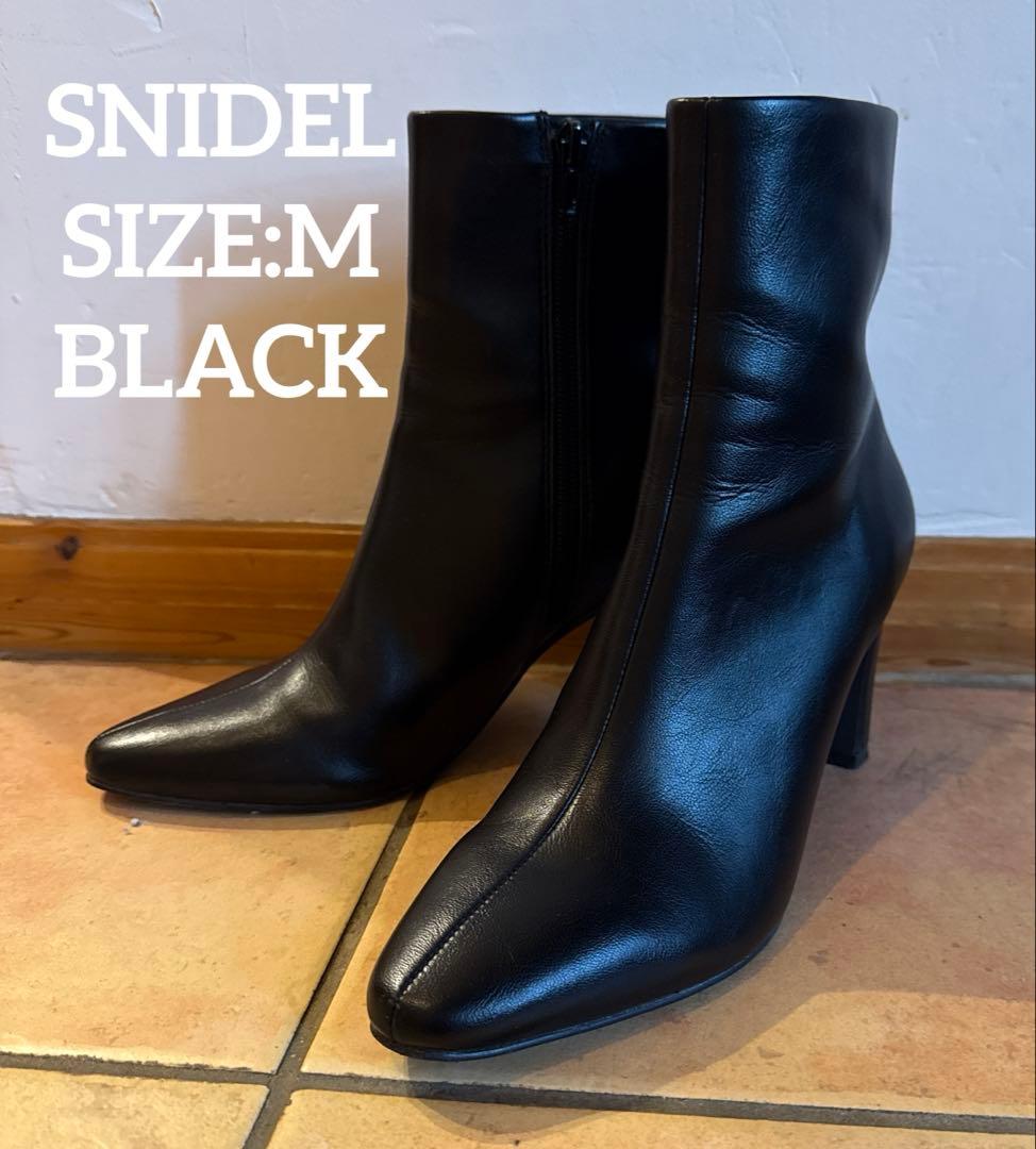 ブラックレザーショートブーツ　SNIDEL Mサイズ