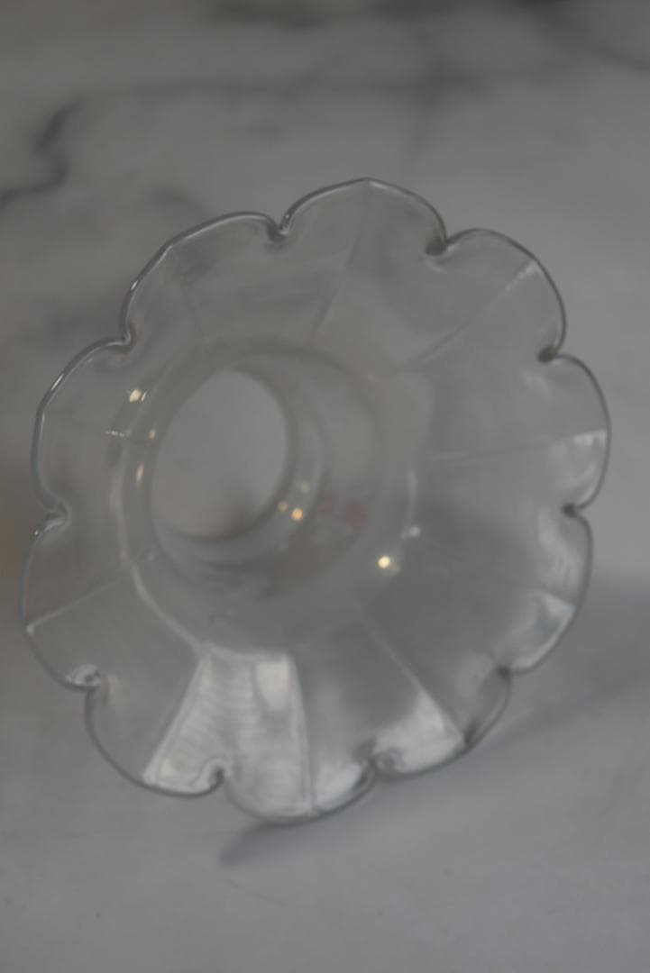 美品　フランスアンティーク　花フォルム　オパリン　ガラスシェード