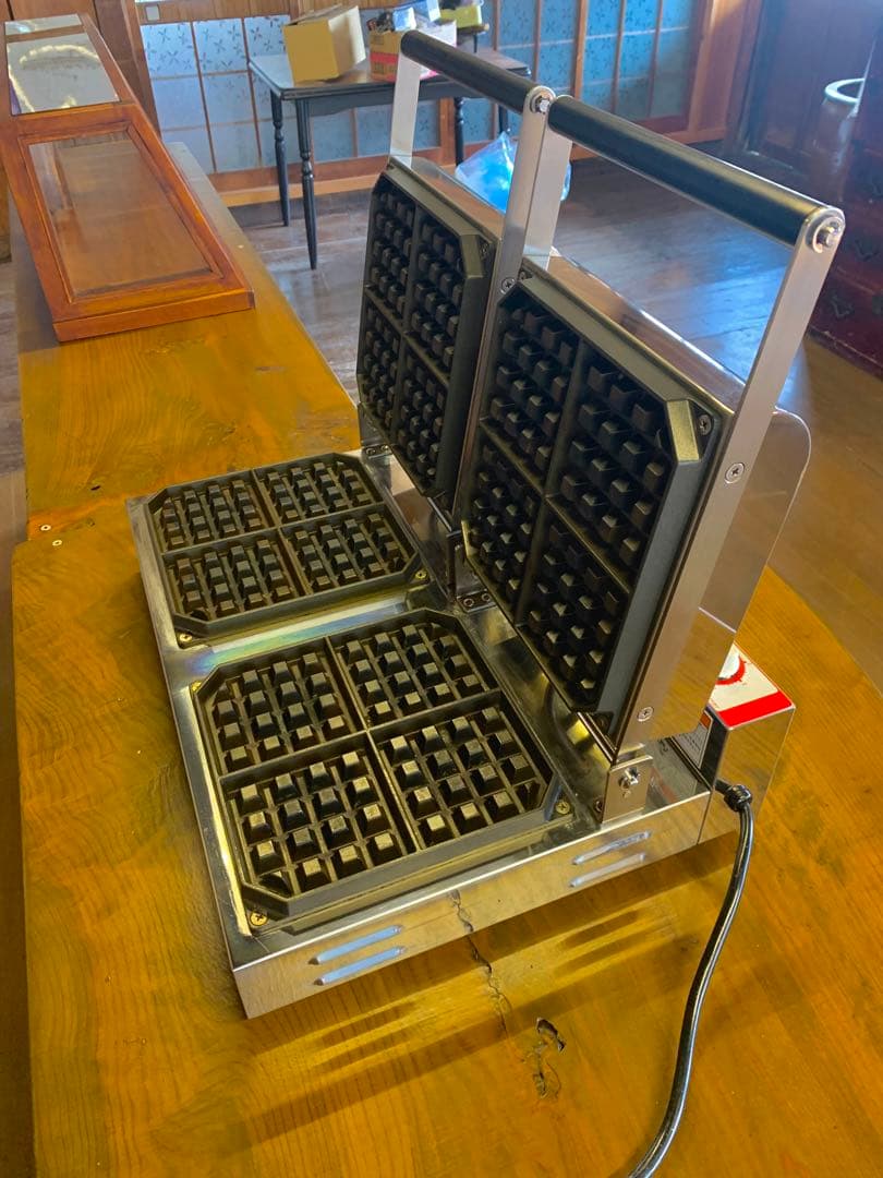 サンテック ベルジャンワッフルベーカー SBW-200-4 テフロン加工