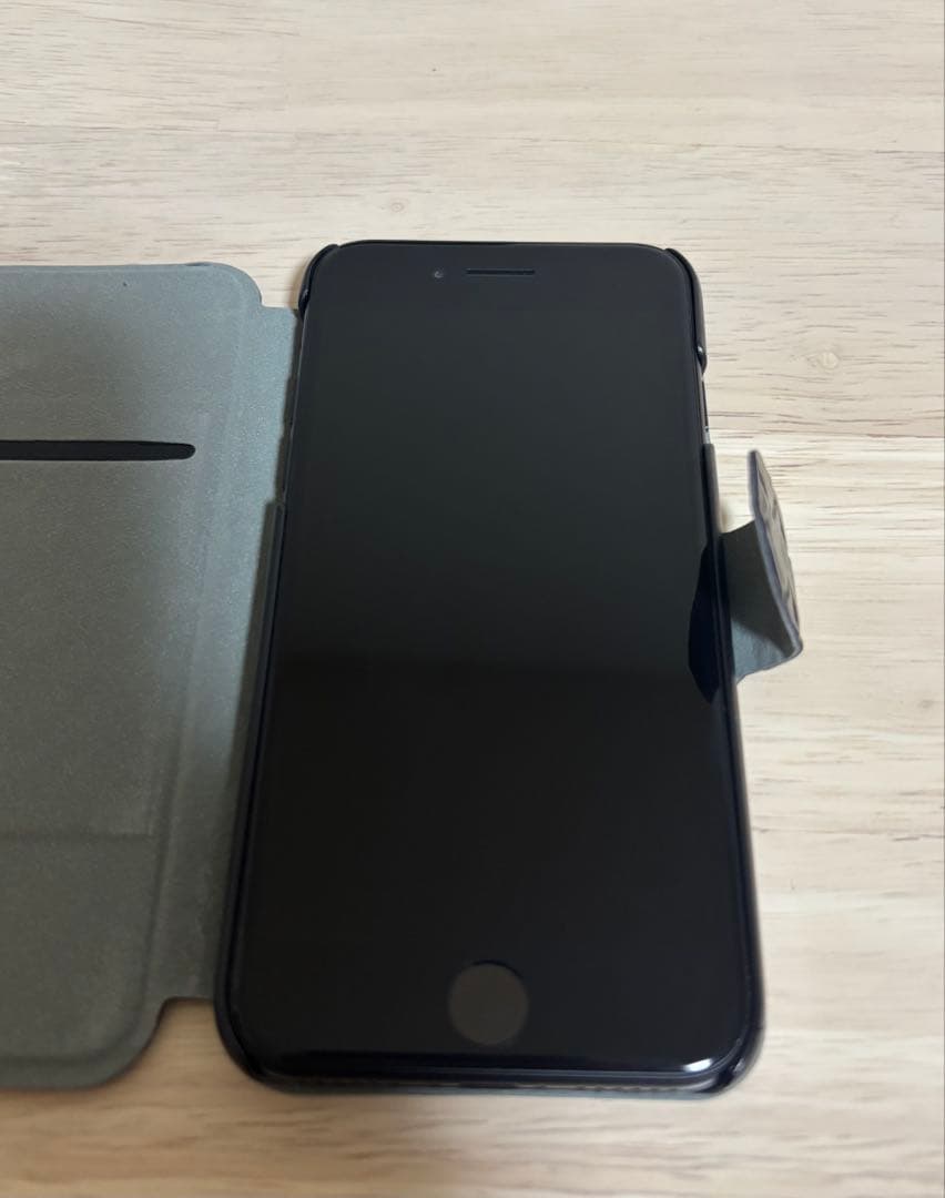 Apple iPhone SE 第2世代 64GB ブラック