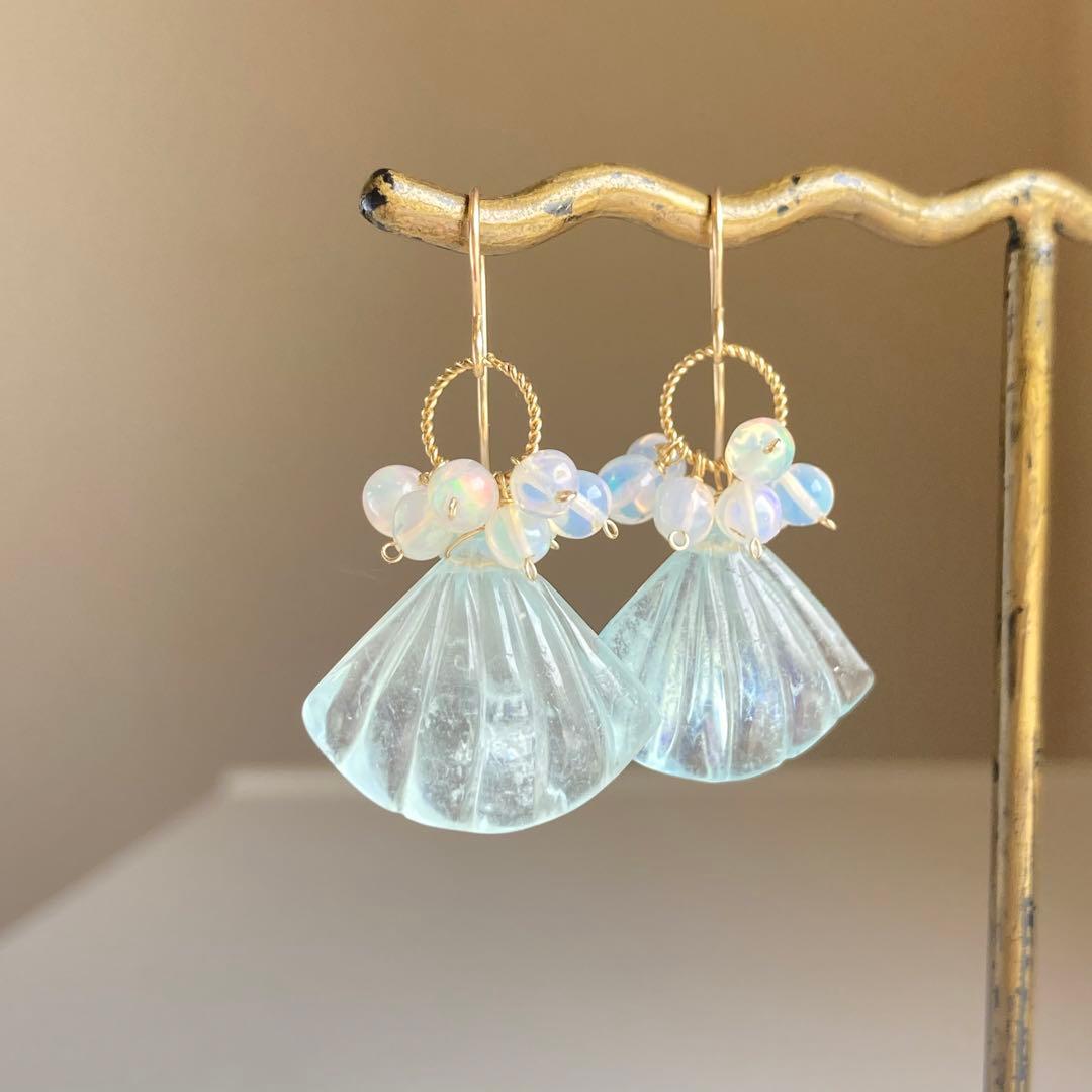 専用です　14kgf アクアマリンのシェルカービングピアス