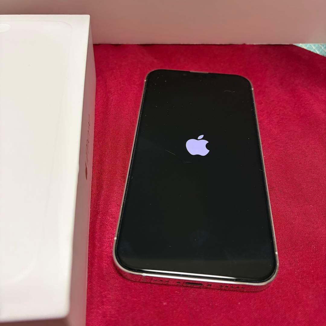 美品　iPhone 13 Pro、512GB本体　シルバー　SIMフリー