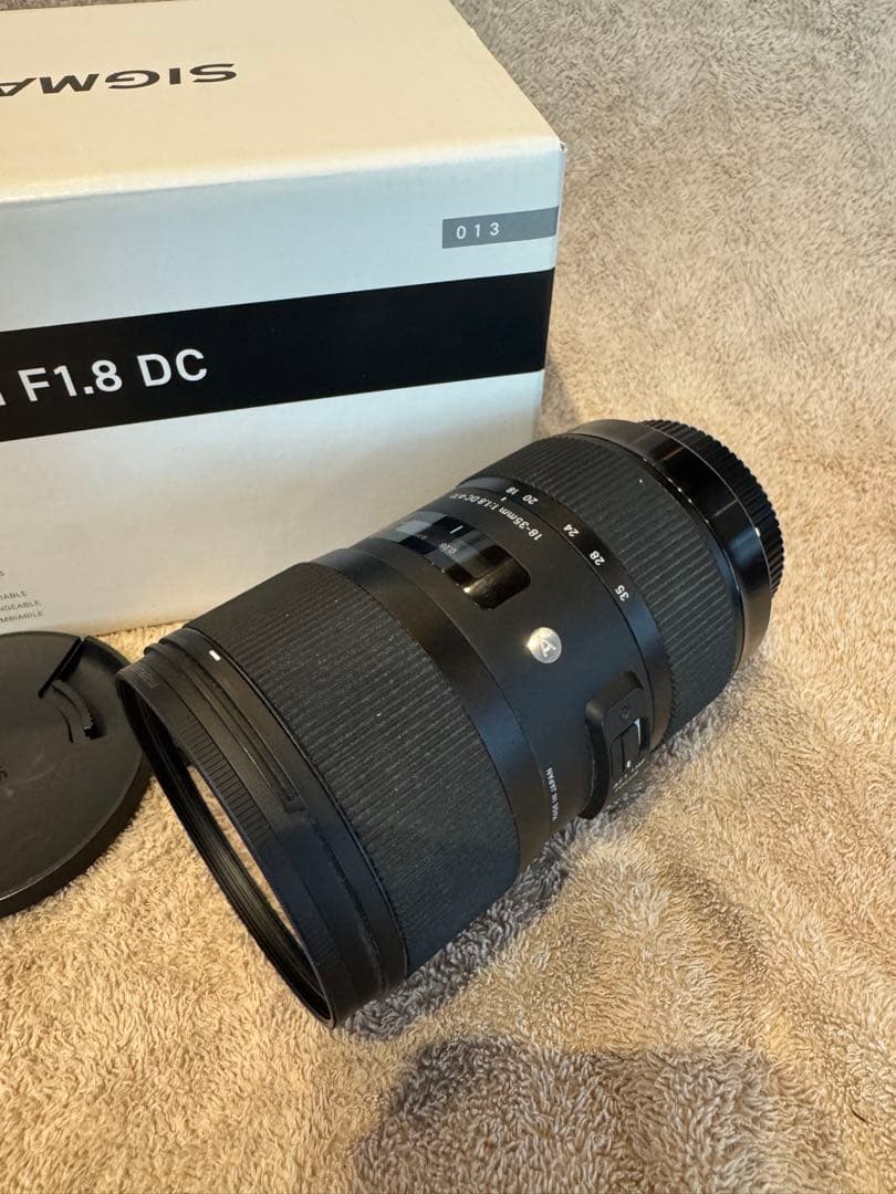 SIGMA 18-35mm F1.8 DC Artレンズ APS-C