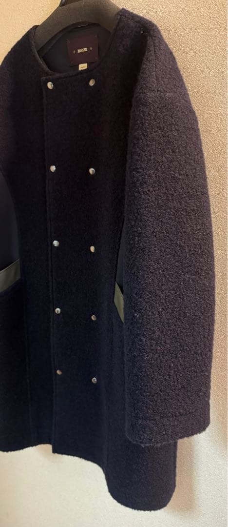 ❗️今だけ値下げ❗️ロジェの軽量ノーカラーダブル前コート／ネイビー