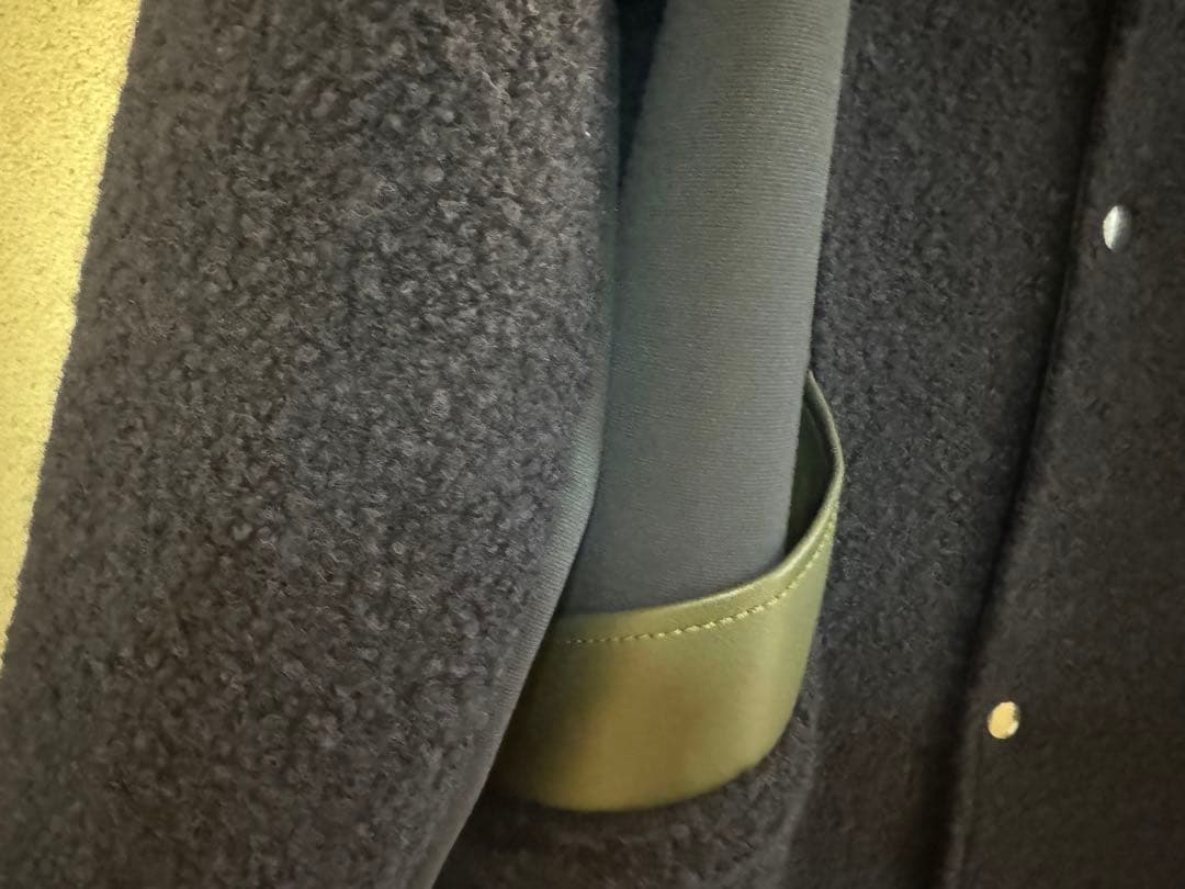 ❗️今だけ値下げ❗️ロジェの軽量ノーカラーダブル前コート／ネイビー