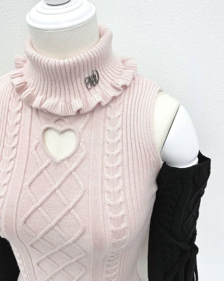 【専用:RT-100234 】Honeymewハートカット肩あきケーブルニット
