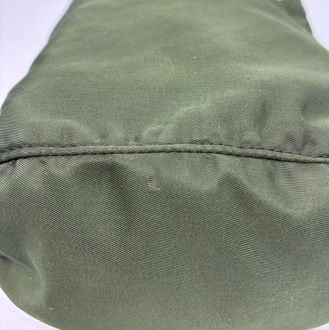 PRADA プラダ オリーブグリーン カーキ 巾着ポーチ A1361A2