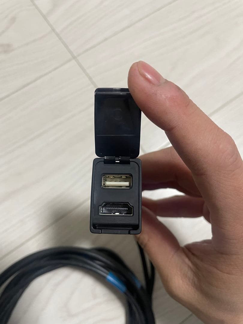 トヨタ純正　USB HDMI ケーブル