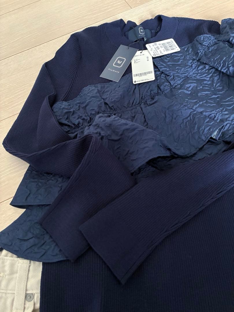 【かなぶん様】新品 高額‼︎ 2.6万Vin Navy フリル リブニット