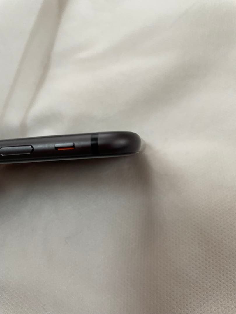 Apple iPhone 8 スペースグレー　64G