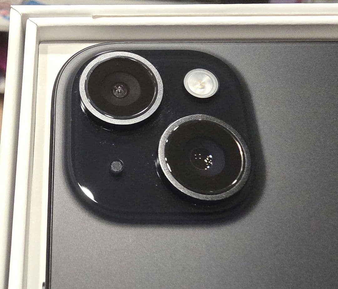 Apple iPhone 15 ブラック