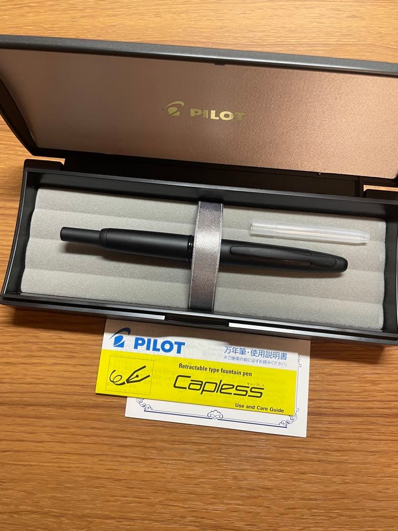 PILOT キャップレス 万年筆 マットブラック　F字