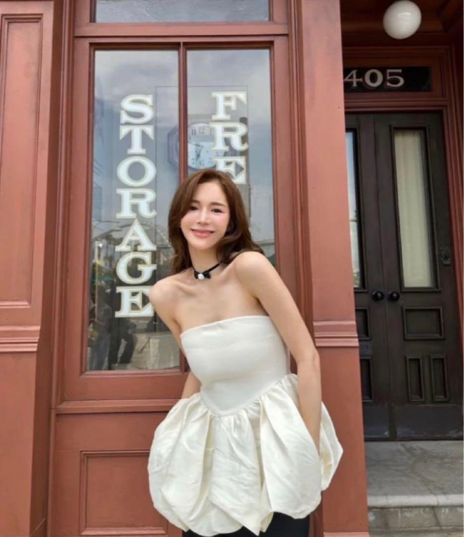 【美品】torugato チューブトップペプラムトップス