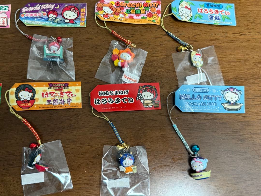 ご当地ハローキティ ストラップ16点　ボールペン4本セット