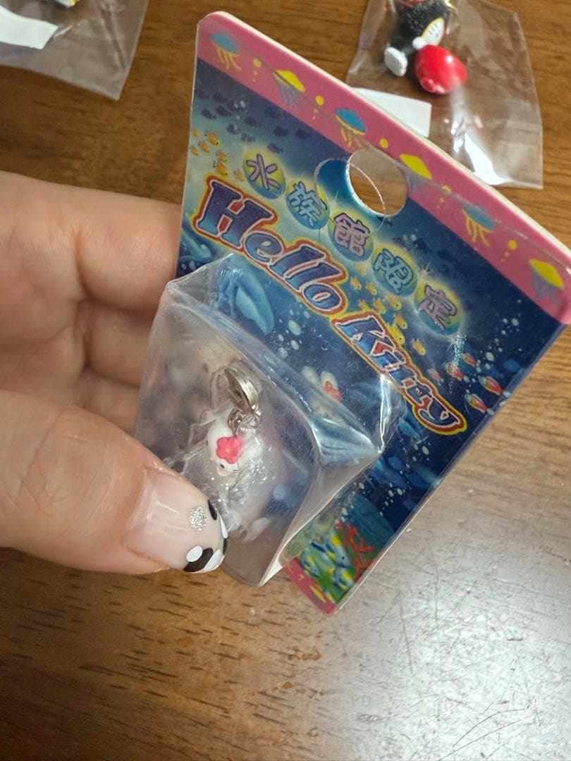 ご当地ハローキティ ストラップ16点　ボールペン4本セット