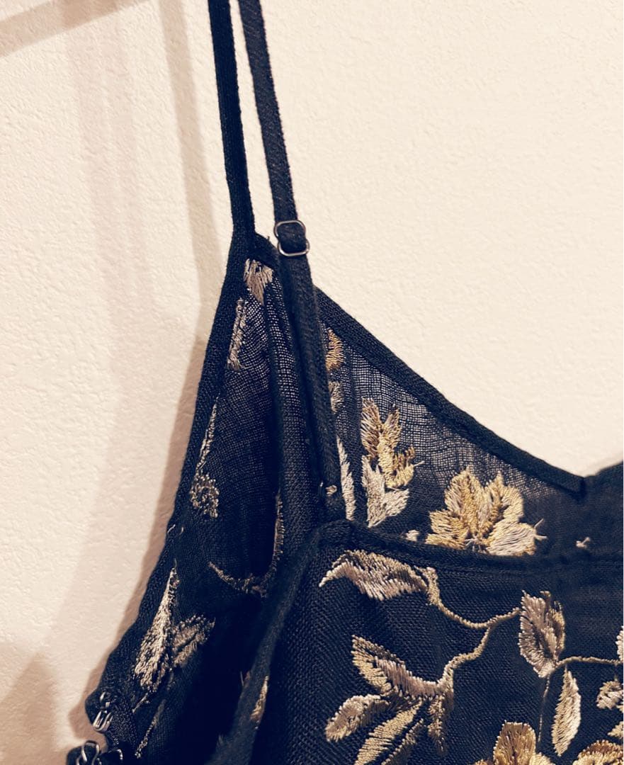 トップス ERIKO KATORI flower embroidery camisole