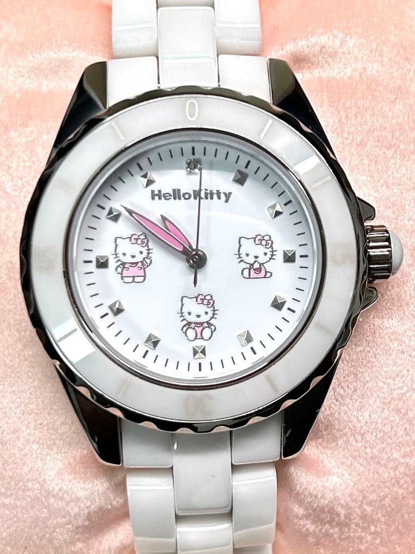 ハローキティ ３５周年記念 ホワイトセラミッククオーツ ダイヤモンド腕時計
