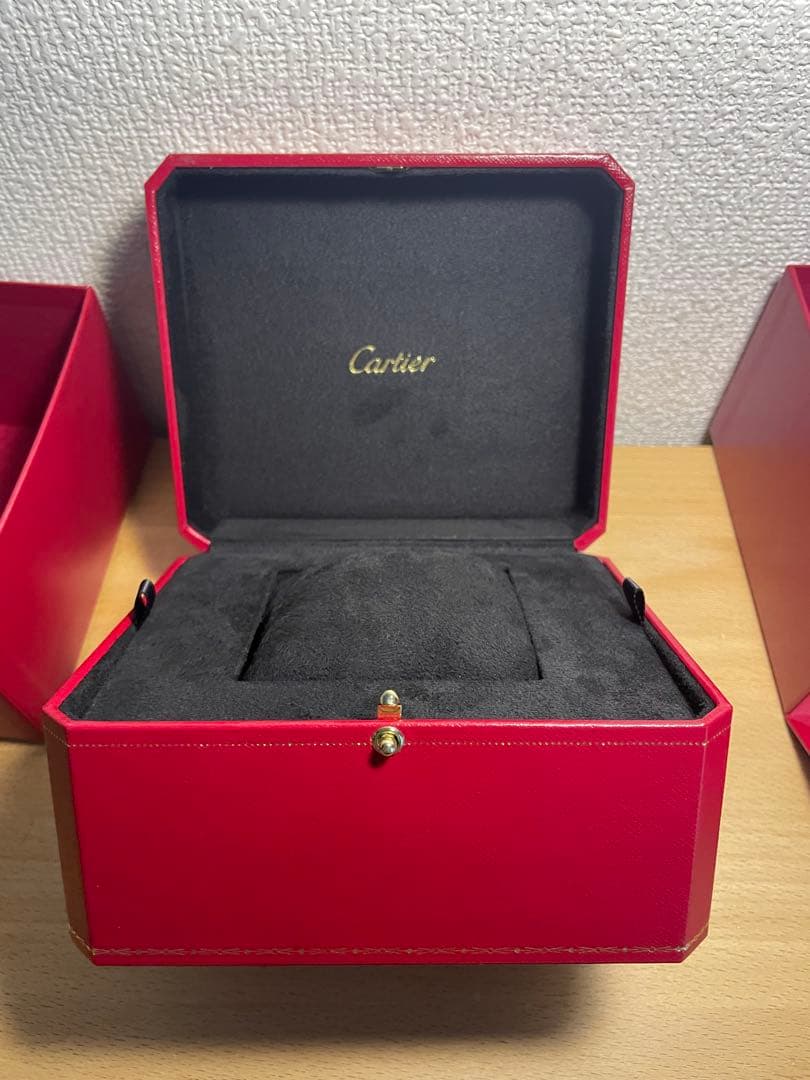 Cartier 赤いレザー製ボックス