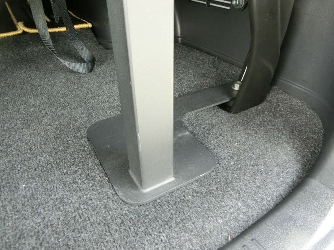 ハイエース　ファインテックツアラーミドルルーフ用　ベッドキッド　ブラックレザー