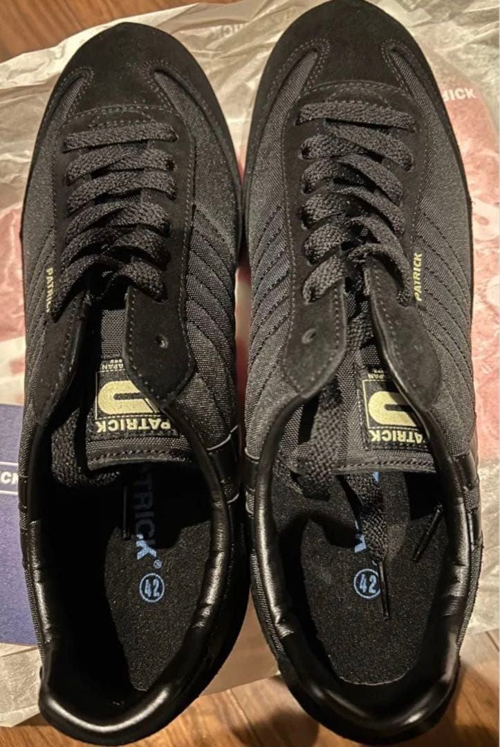 週末限定価　新品　未使用　パトリック マラソン　スニーカー　スペース　42サイズ