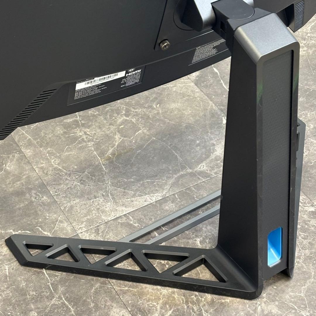 ＊大型湾曲モニター 2025年製 Lenovo LEGION 27インチ 曲面