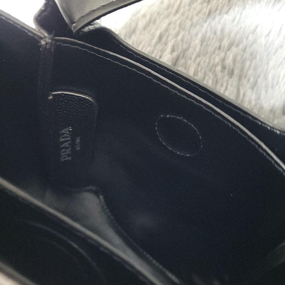 PRADA ノベルティ黒 レザーハンドバッグ