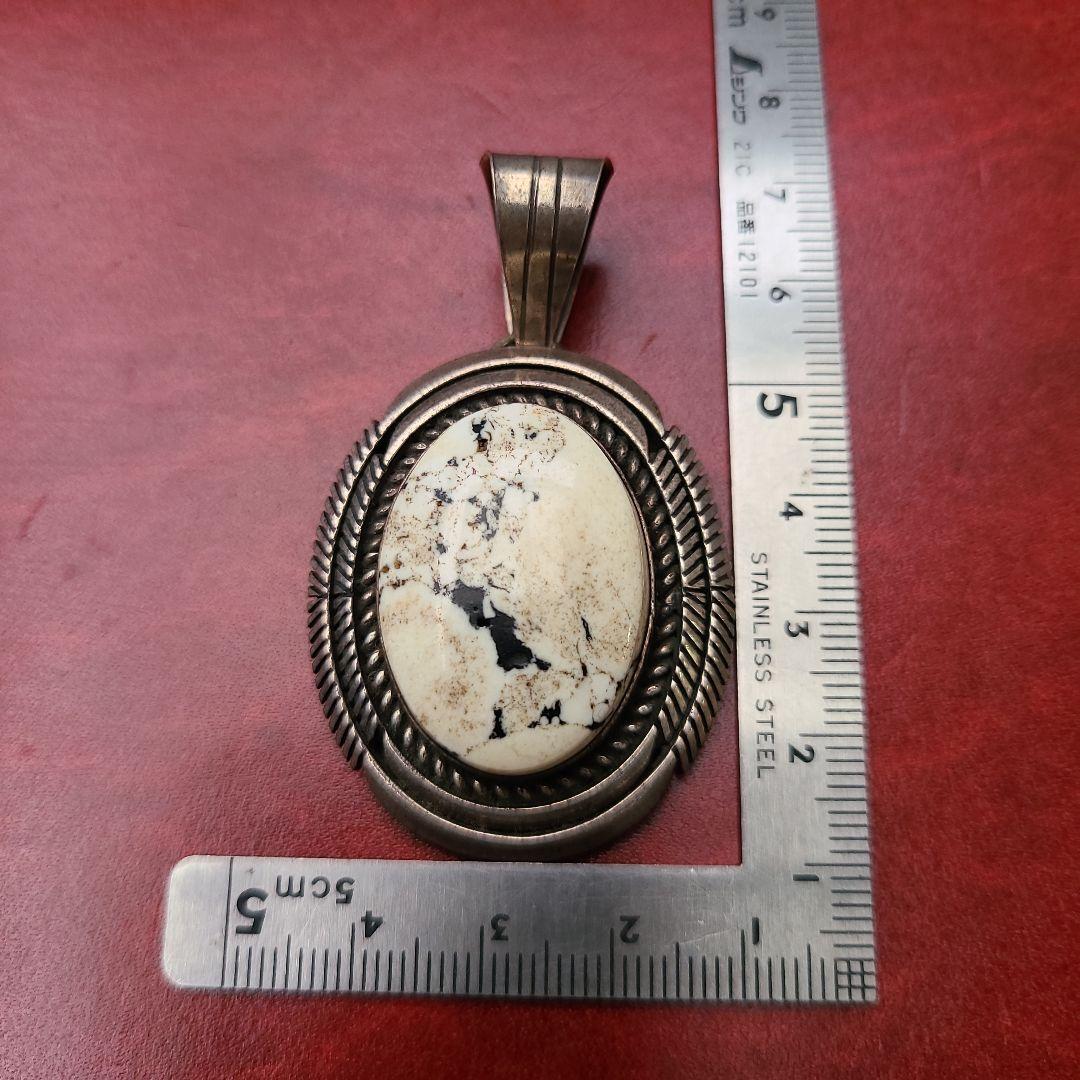 おおぶり28g 希少ホワイトバッファロー ペンダントトップ