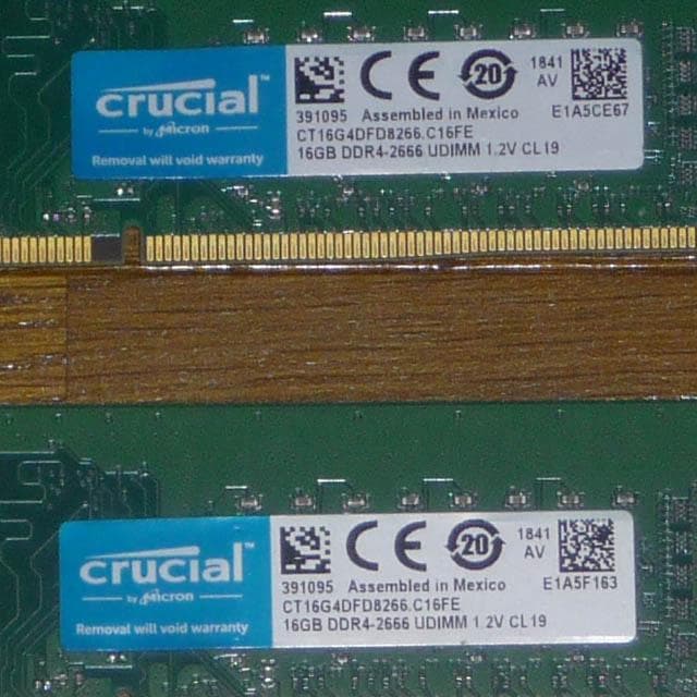 Crucial 16GB DDR4-2666 DIMM メモリ