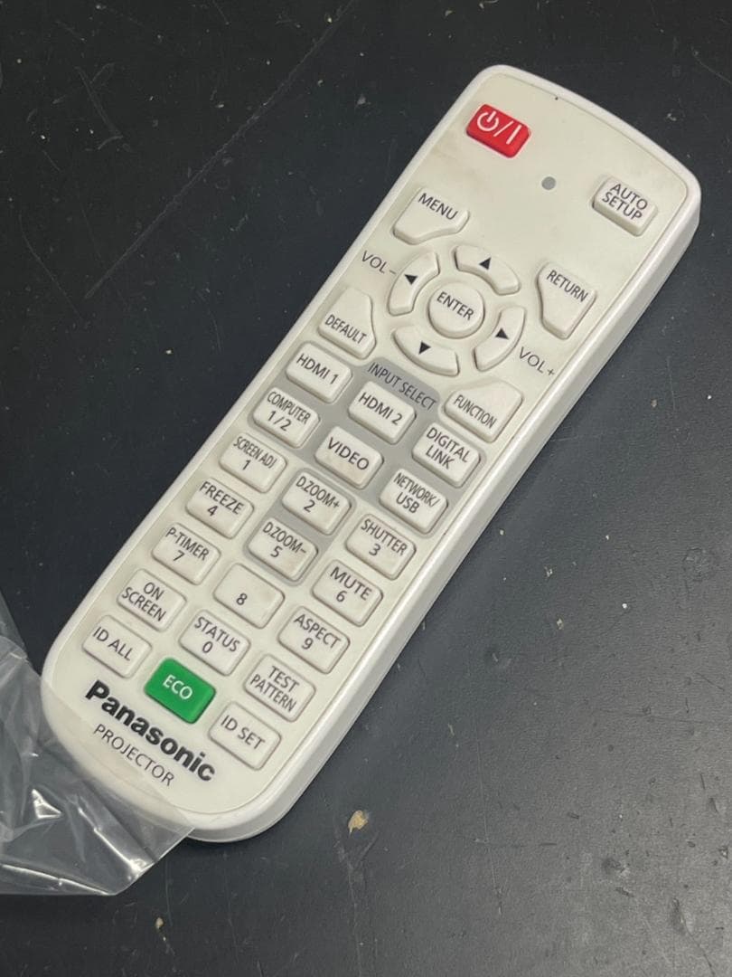 Panasonic PT-VMZ50 WUXGA プロジェクター本体 訳アリ