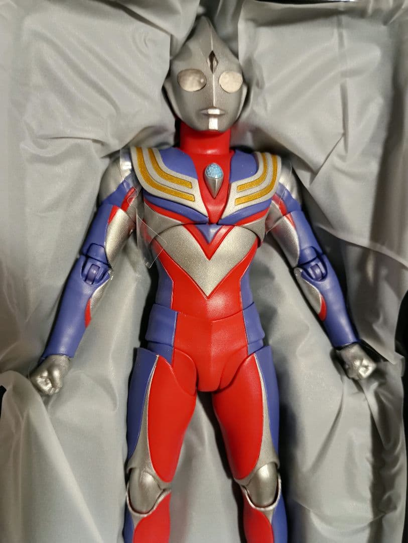 S.H.Figuarts　真骨彫製法　ウルトラマンティガ　マルチタイプ