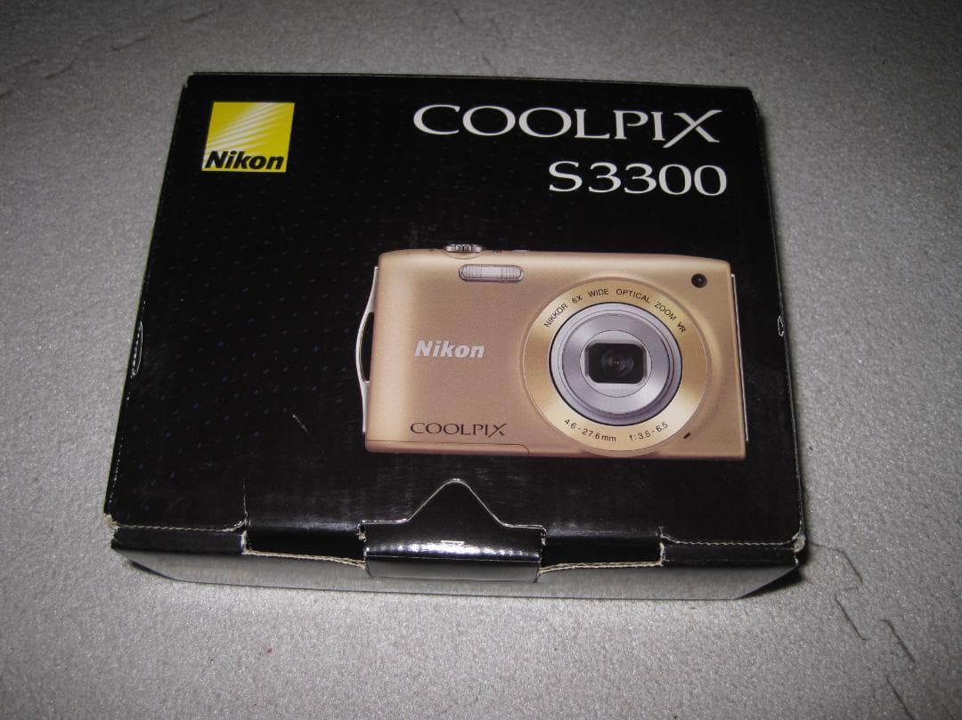 新品、未使用　Nikon COOLPIX S3300 本体と付属品