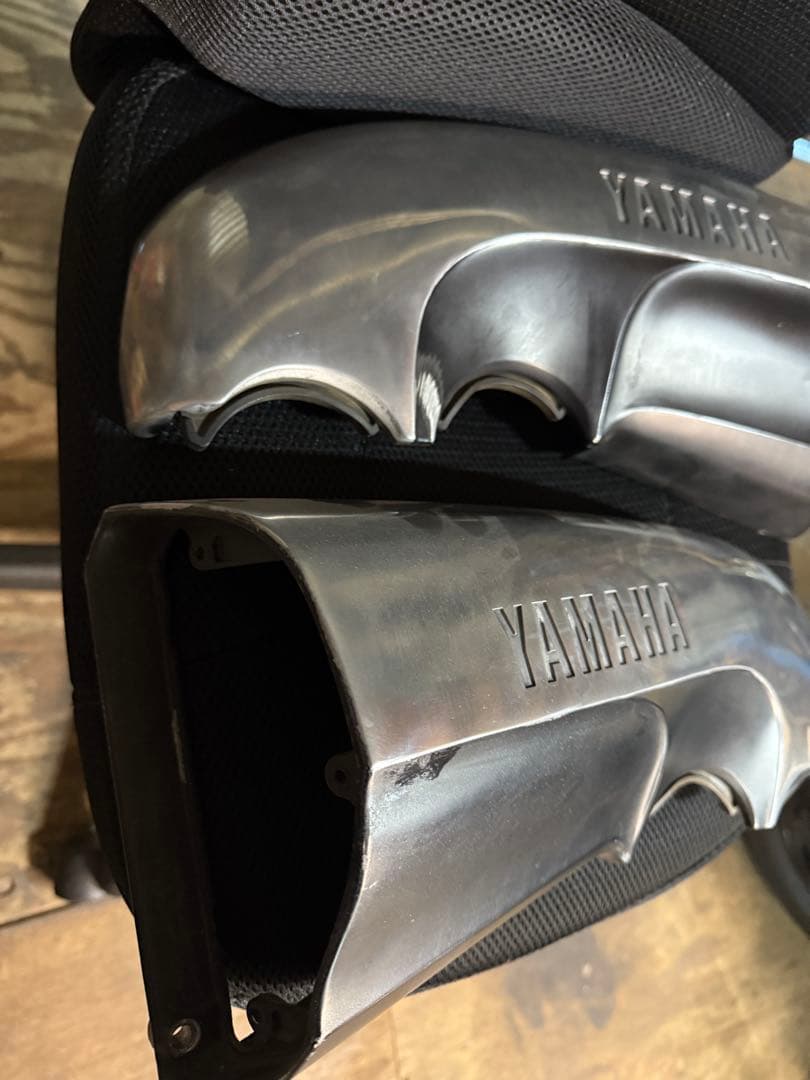 YAMAHA Vmax1200 サイドカバー　シルバー&ブラック