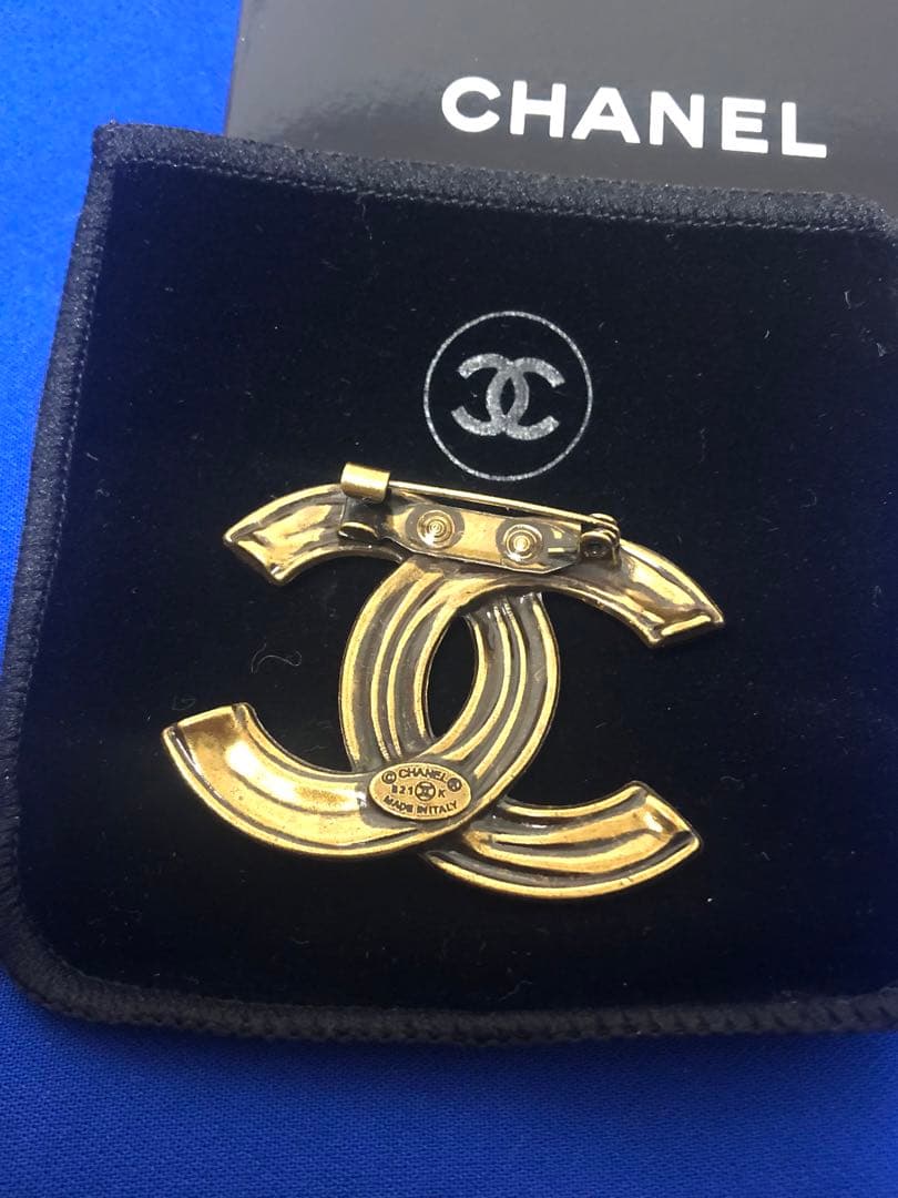 【新品・未使用】 CCロゴ ブローチ