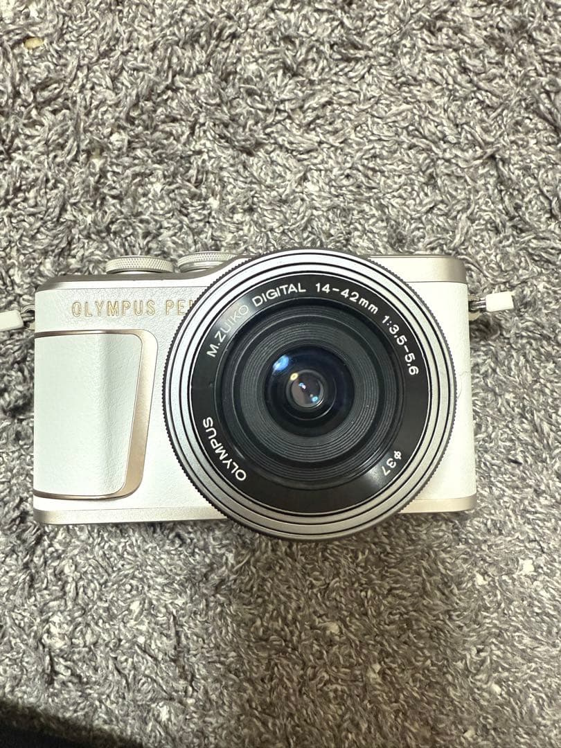 美品⭐︎ミラーレス一眼 OLYMPUS PEN E-PL10 ホワイト