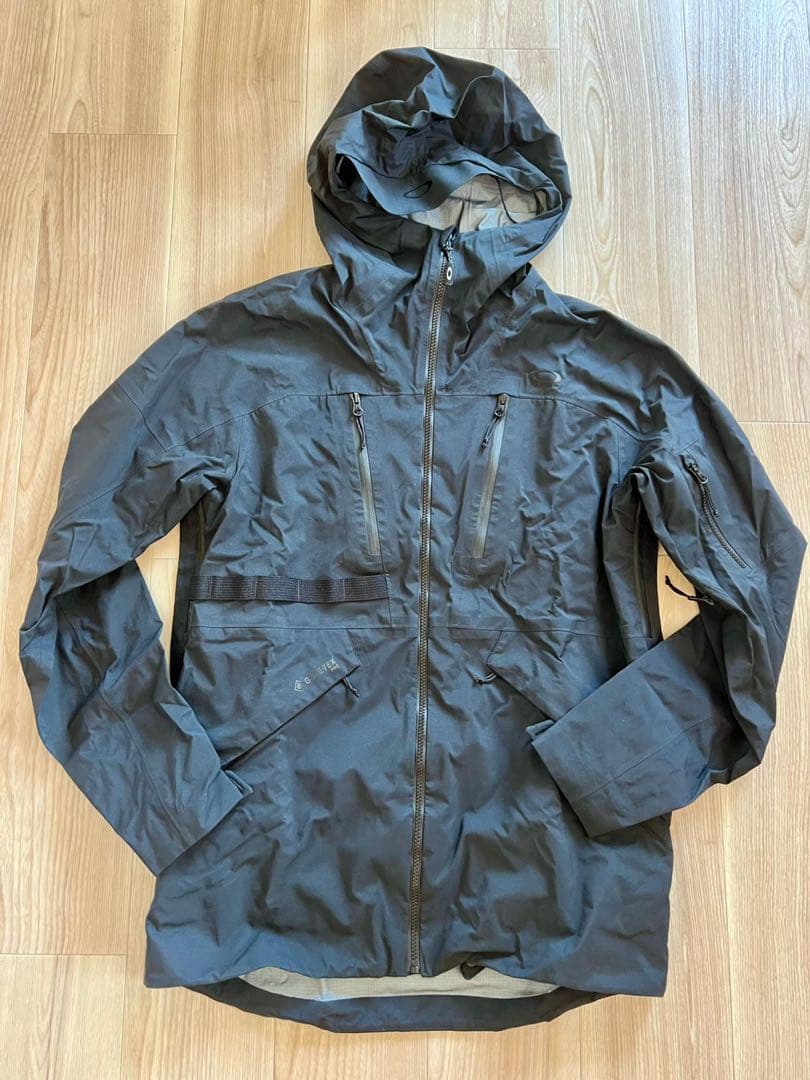 オークリー　ブラック スノーボードジャケット フード付き