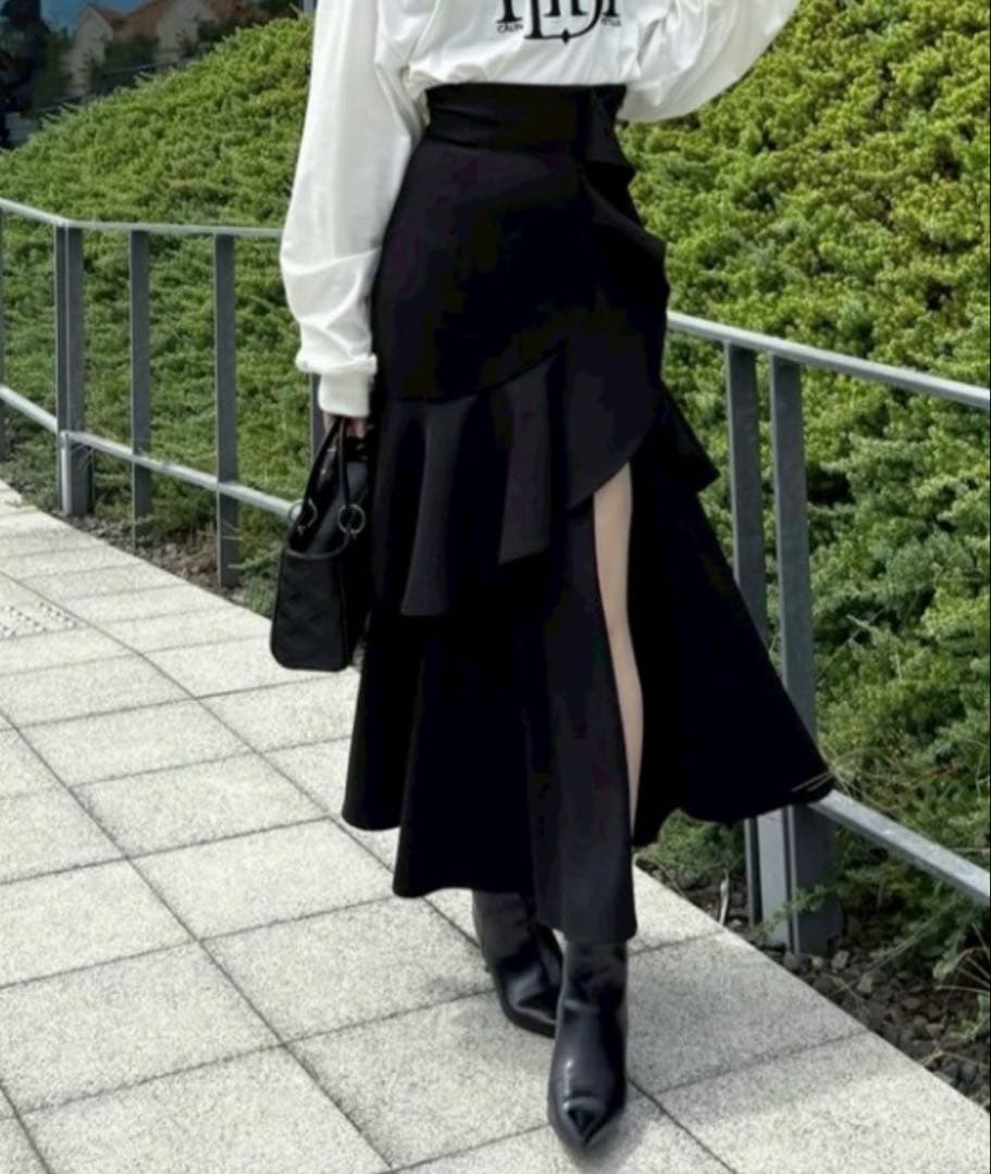 rienda フリルスリットハイウエストスコートショートパンツ ブラックs