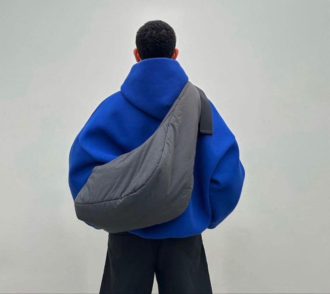 Seventh ショルダーバッグ ブラック